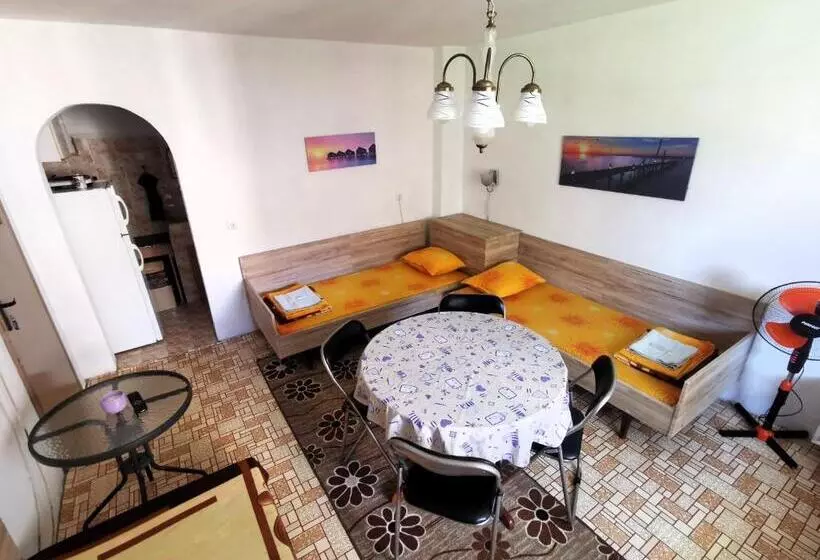 ペンション Guesthouse Slavkova