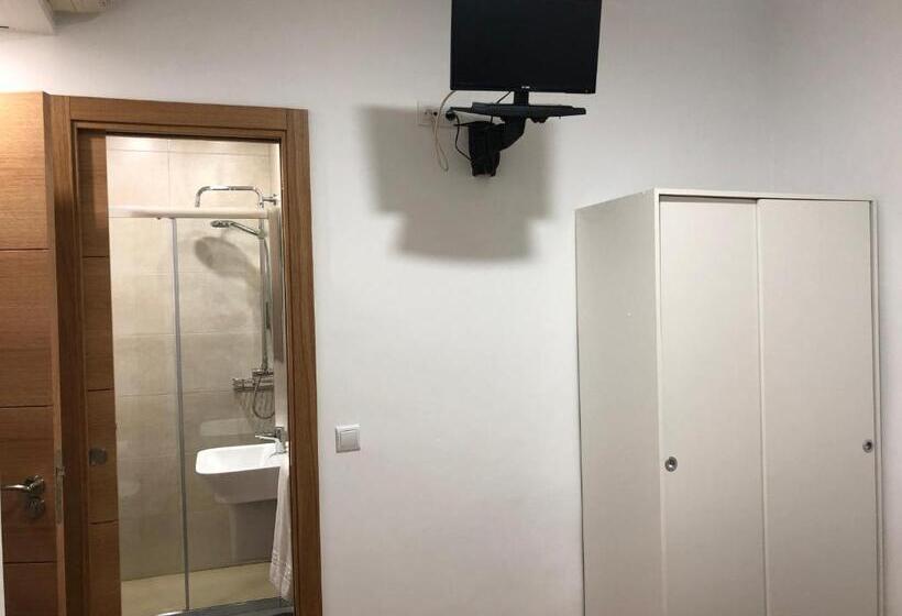 פנסיון Hostal Guerra