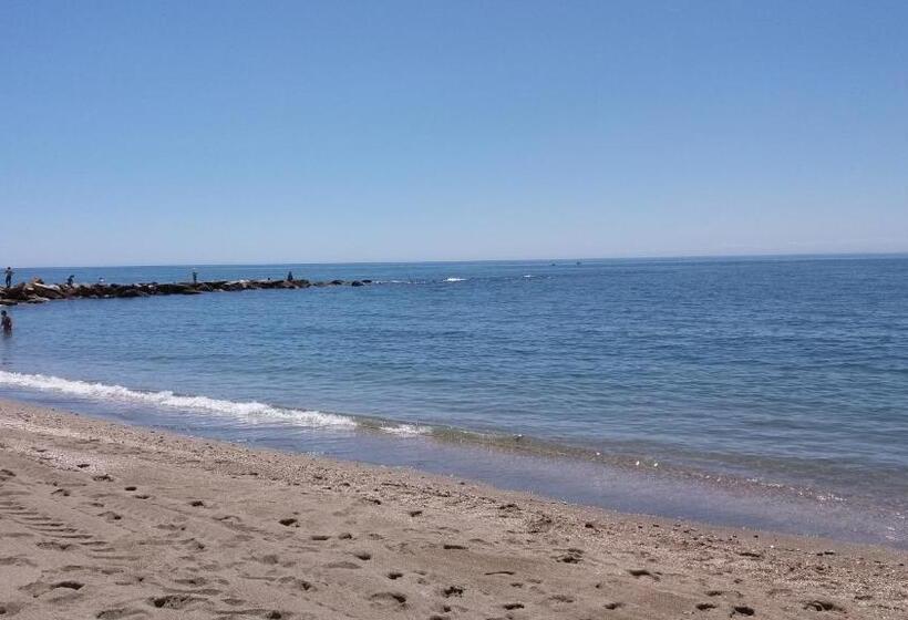 פנסיון Hostal Guerra