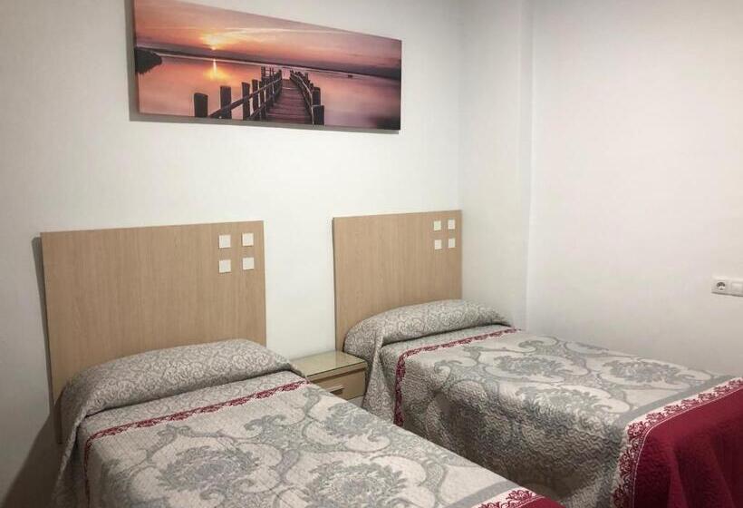 פנסיון Hostal Guerra