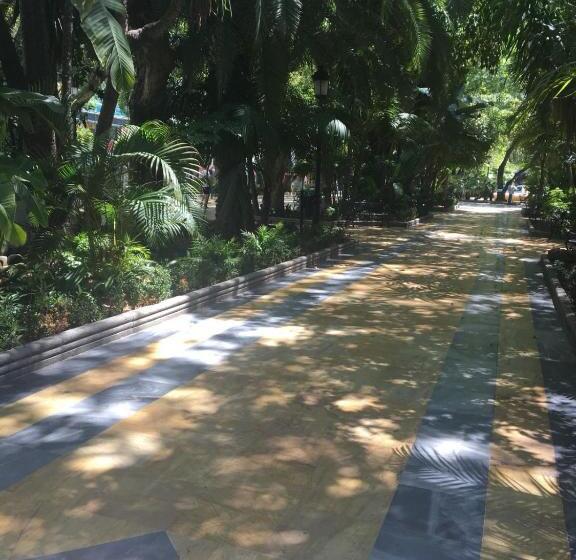 פנסיון Hostal Guerra