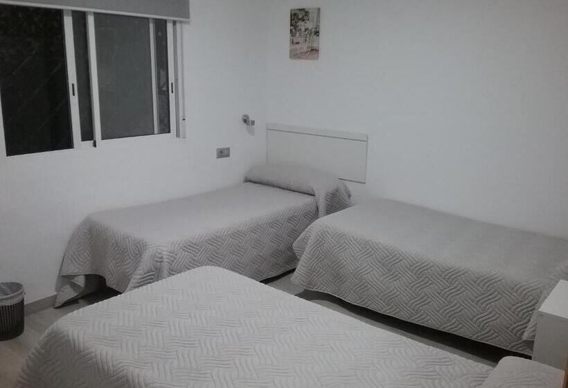 פנסיון Hostal Guerra