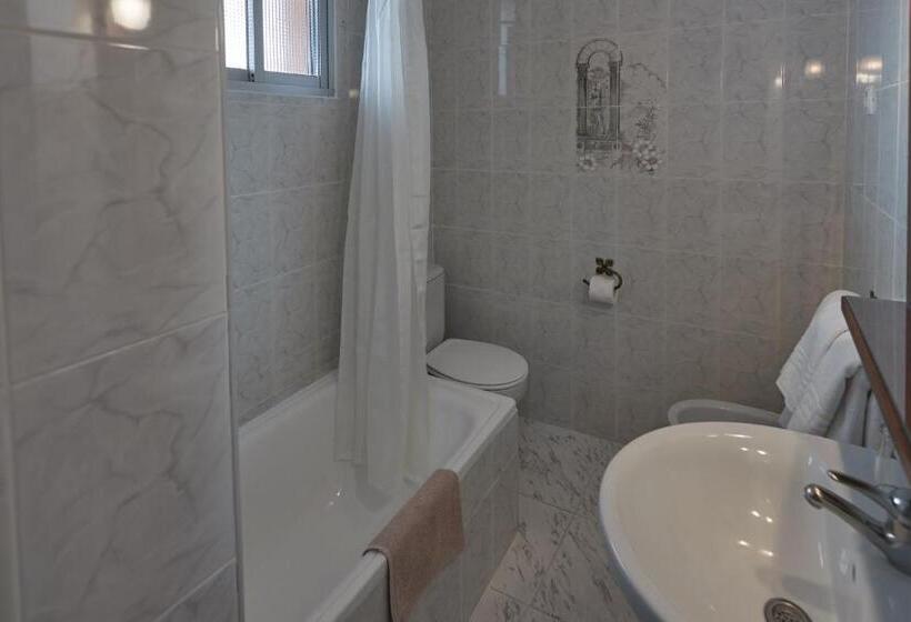 פנסיון Hostal Guerra