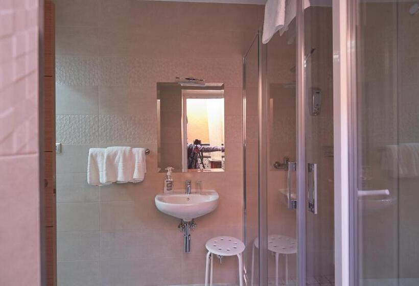 פנסיון Hostal Guerra