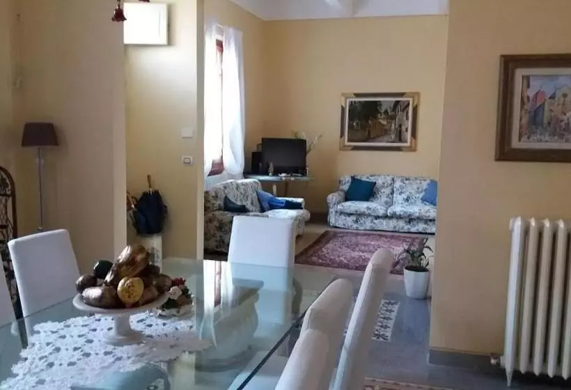 Majatalo Il Nido Della Formica