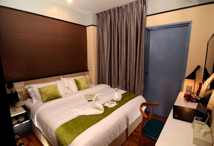 Golden Roof Hotel, Seri Iskandar