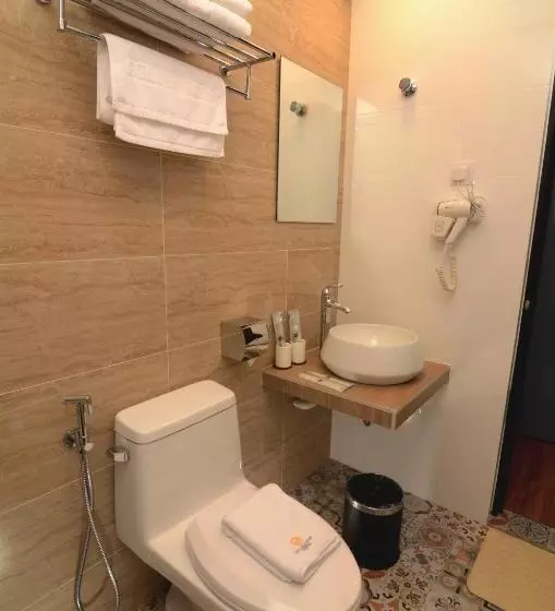 Golden Roof Hotel, Seri Iskandar