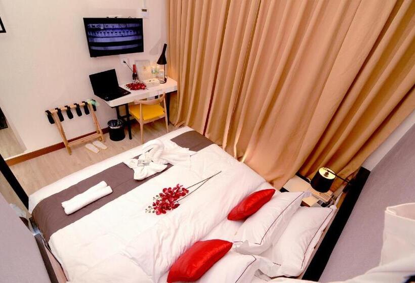 Golden Roof Hotel, Seri Iskandar