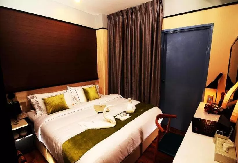 Golden Roof Hotel, Seri Iskandar