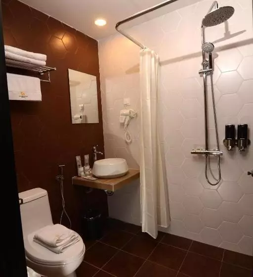 Golden Roof Hotel, Seri Iskandar