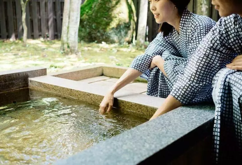 Hotelli 赤川温泉スパージュ Spaju