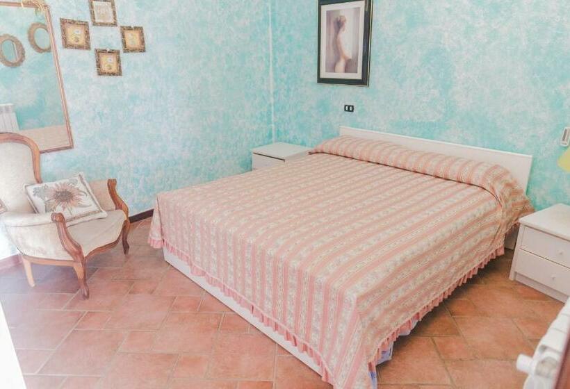 Пансион Chiaro Di Luna