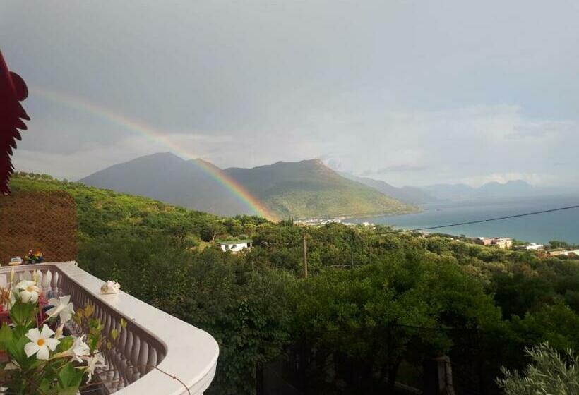 Пансион Chiaro Di Luna