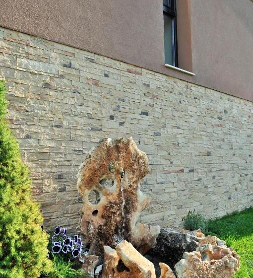 Pensão Vikeya Guest House