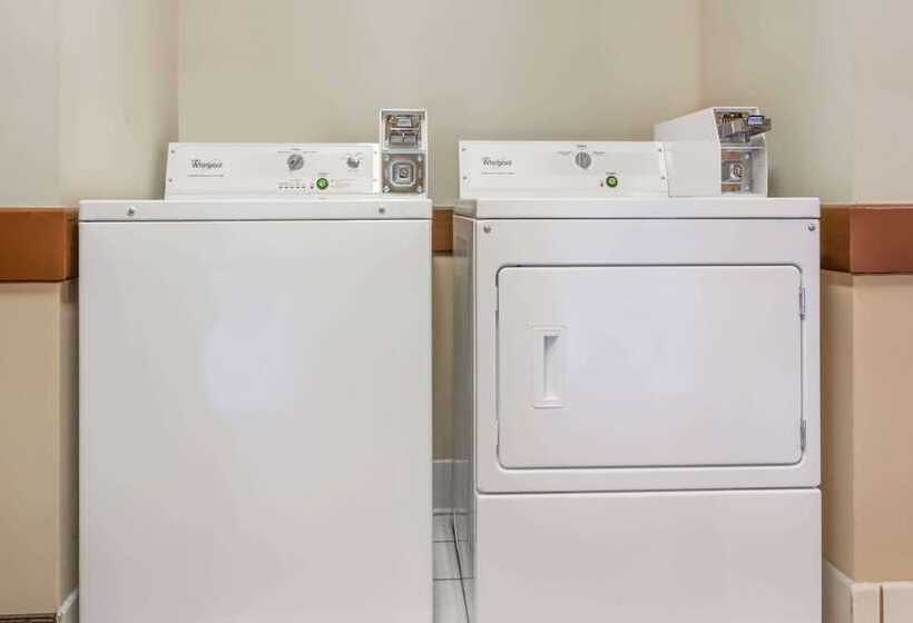 ホテル Baymont By Wyndham Greensburg