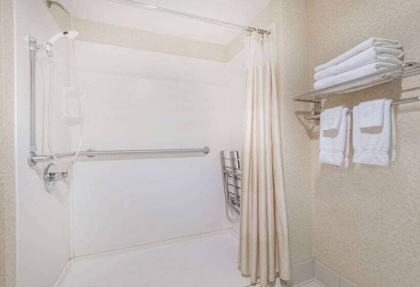 ホテル Baymont By Wyndham Greensburg