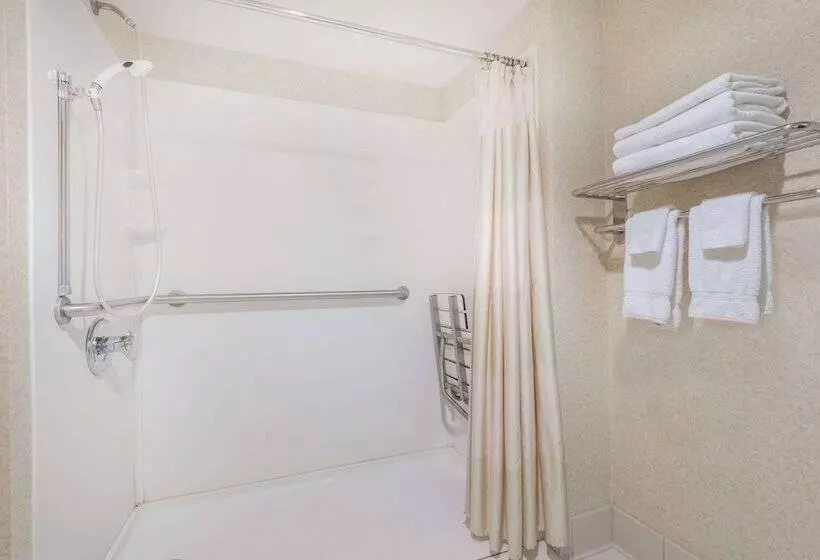 ホテル Baymont By Wyndham Greensburg