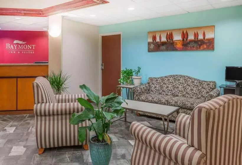 ホテル Baymont By Wyndham Greensburg