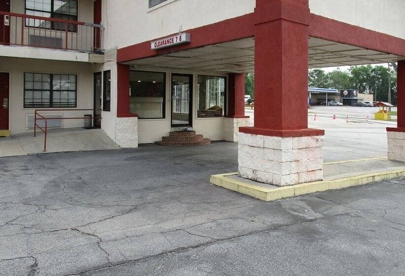 Отель Budget Inn & Suites