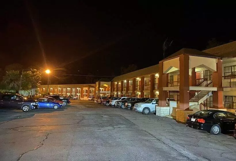 ホテル Budget Inn & Suites