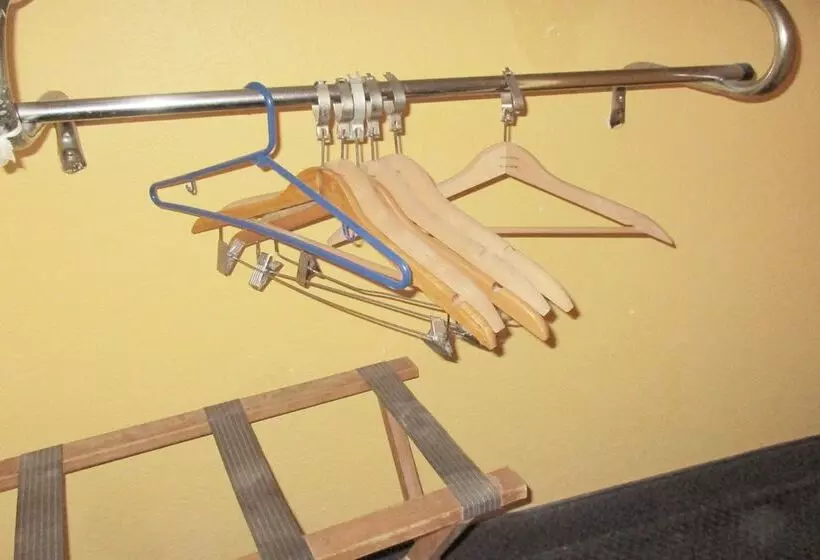 ホテル Budget Inn & Suites