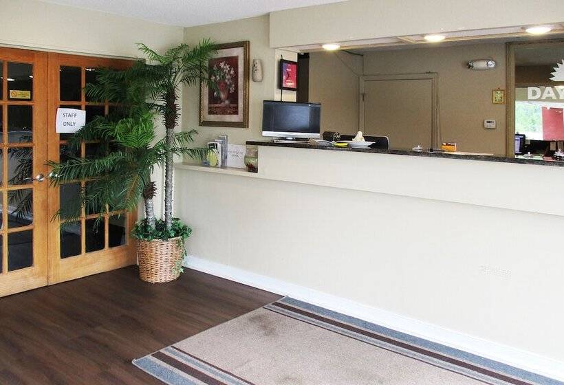 Отель Budget Inn & Suites