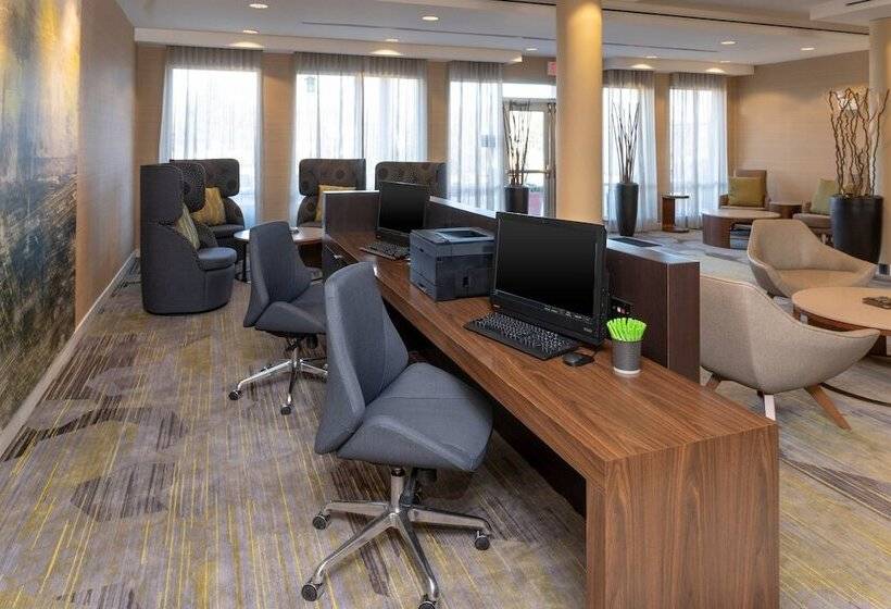 호텔 Courtyard Milwaukee Airport