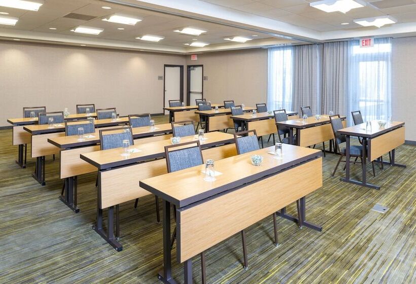 호텔 Courtyard Milwaukee Airport