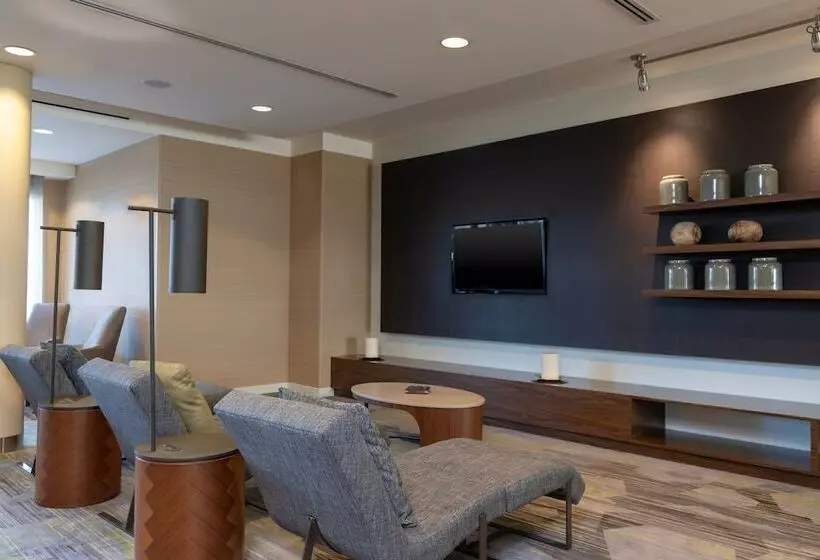 בית מלון כפרי Courtyard Milwaukee Airport