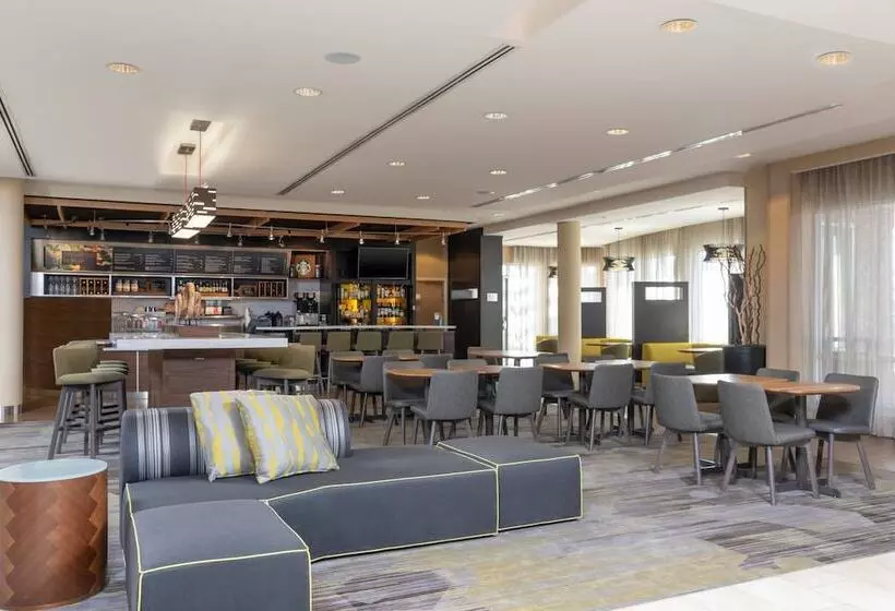 בית מלון כפרי Courtyard Milwaukee Airport