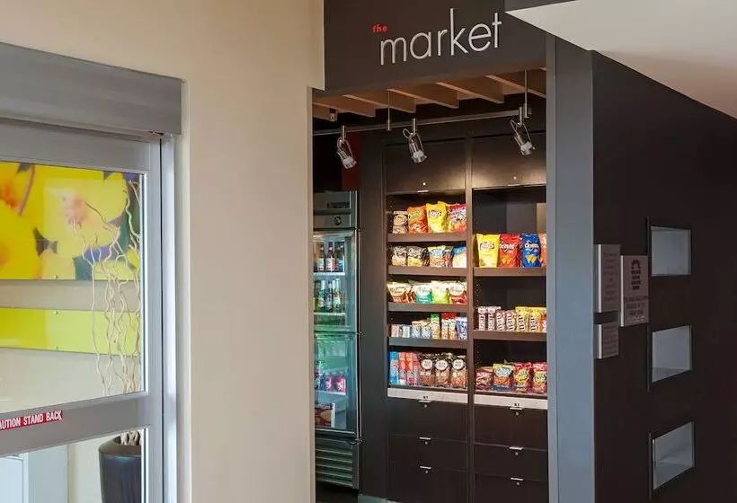 בית מלון כפרי Courtyard Milwaukee Airport