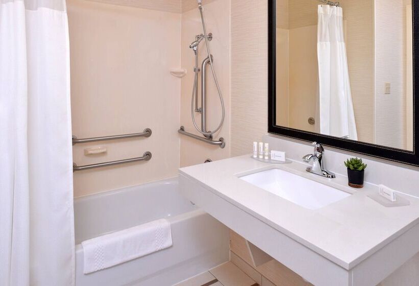 فندق Fairfield Inn & Suites By Marriott Anderson Clemson