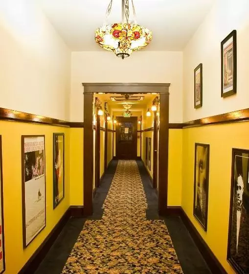 酒店 Glen Tavern Inn