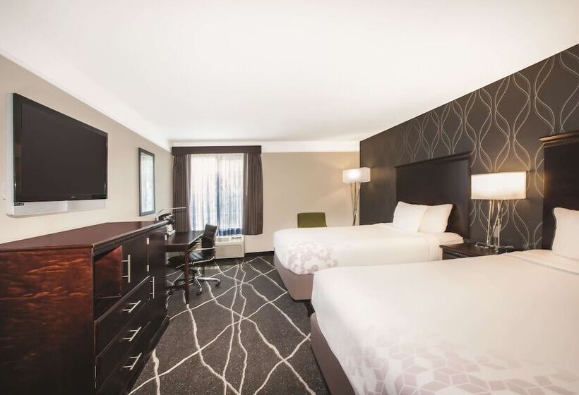 هتل Fairfield By Marriott Inn & Suites Fresno Riverpark