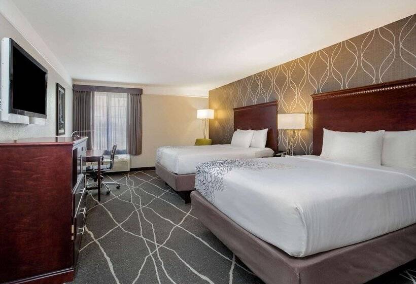 هتل Fairfield By Marriott Inn & Suites Fresno Riverpark