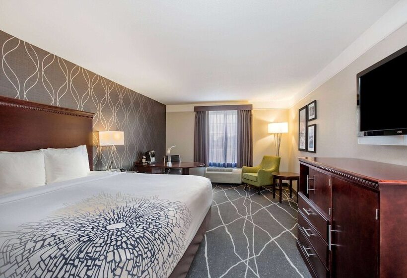 هتل Fairfield By Marriott Inn & Suites Fresno Riverpark