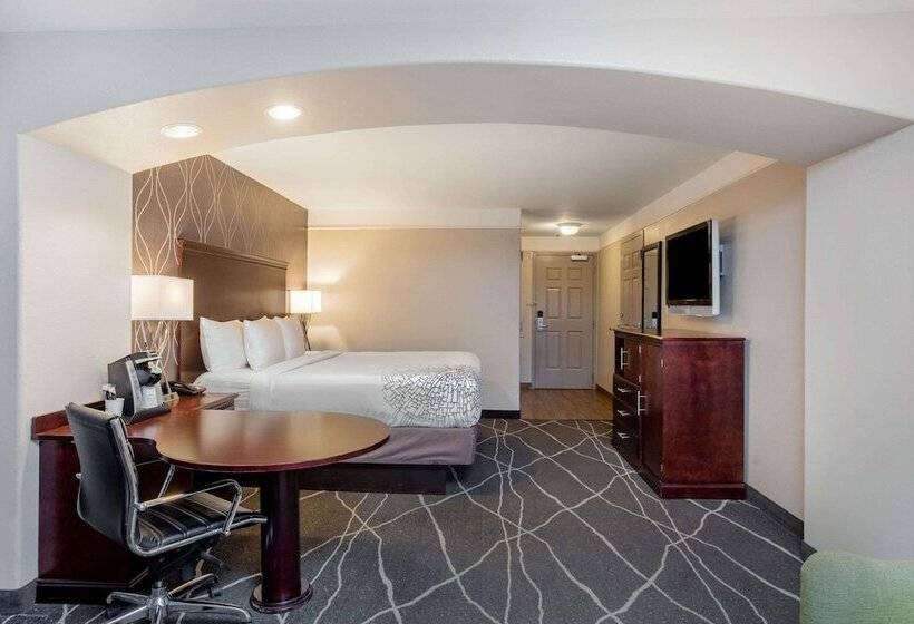 هتل Fairfield By Marriott Inn & Suites Fresno Riverpark