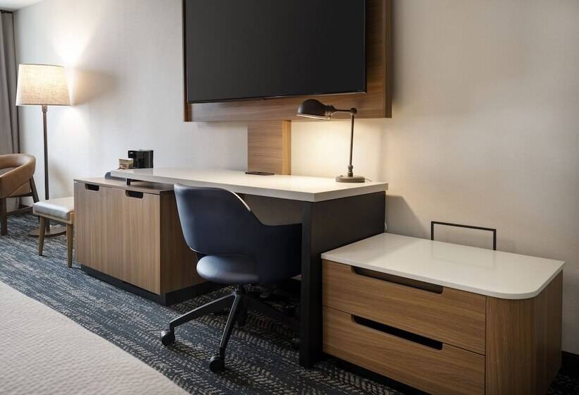 هتل Fairfield By Marriott Inn & Suites Fresno Riverpark