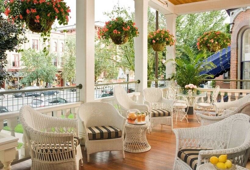 فندق Saratoga Arms