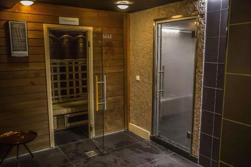 בית מלון כפרי & Spa Savarin Rijswijk, The Hague