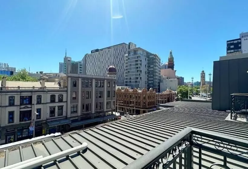 בית מלון כפרי Sydney Riseon