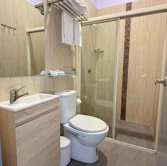 בית מלון כפרי Sydney Riseon