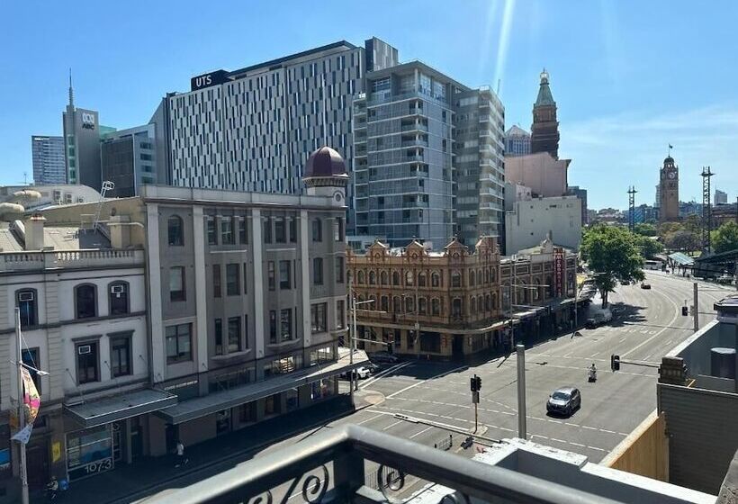 בית מלון כפרי Sydney Riseon