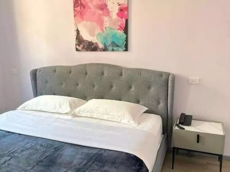 בית מלון כפרי Sydney Riseon