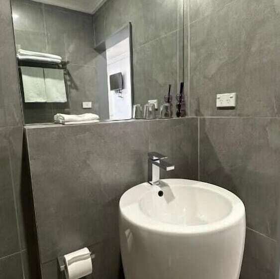 בית מלון כפרי Sydney Riseon