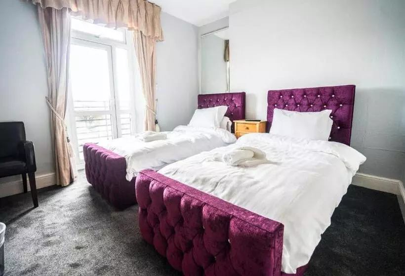 בית מלון כפרי The Central