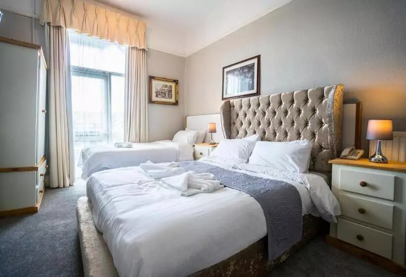 בית מלון כפרי The Central