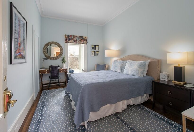 בית מלון כפרי The College Club Of Boston