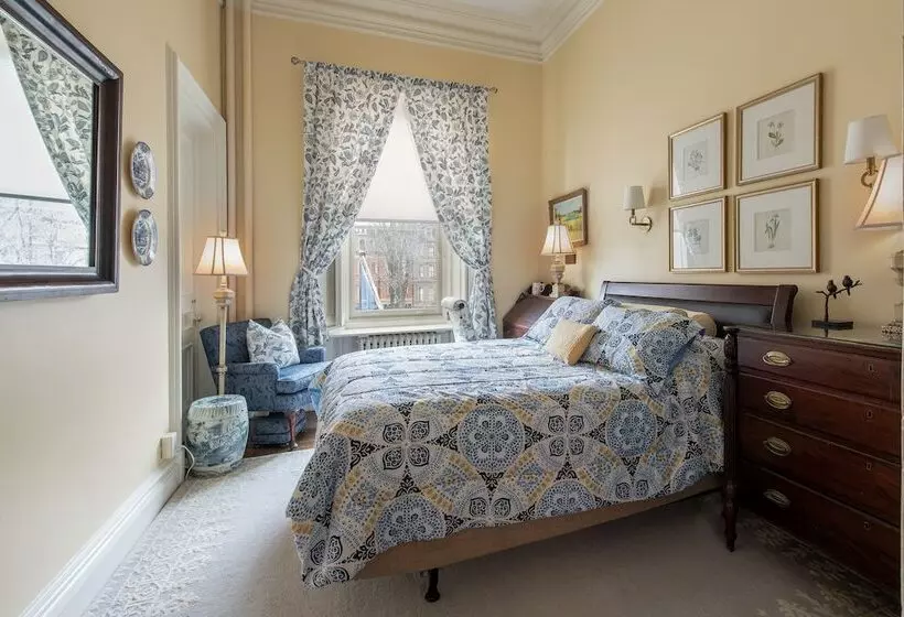 Отель The College Club Of Boston