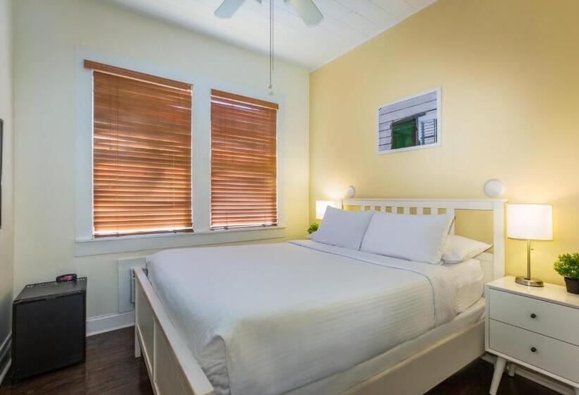 هتل Southernmost Inn Adult Exclusive